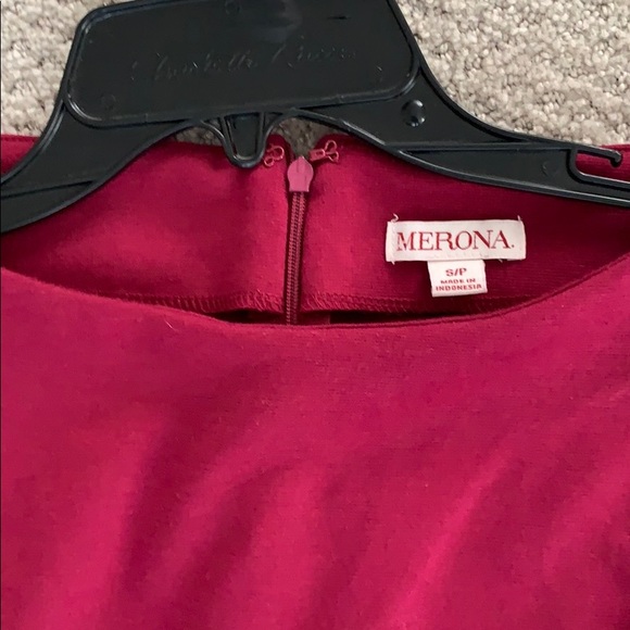 Red dress - Picture 3 of 4